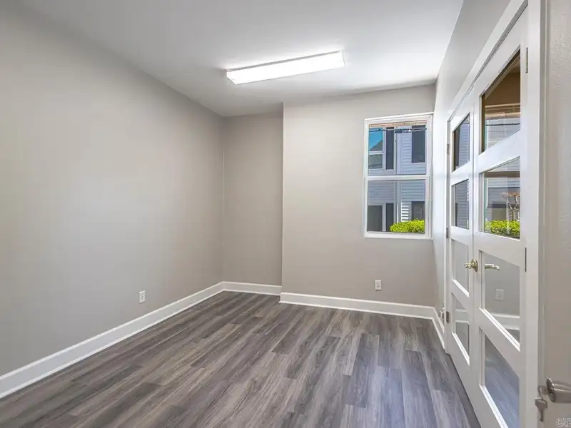 Remodeled Commercial Building Near I-630, Downtown Little Rock – Ideal for Office or Apartment