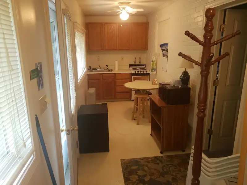 Versatile Retail Gift Shop and Cottages on 7.95 Acres with Mountain Views