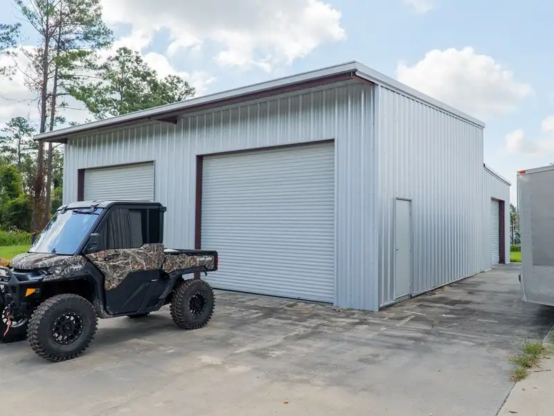 Versatile Commercial Property with Office, Showroom, and Warehouse in Lowndes County