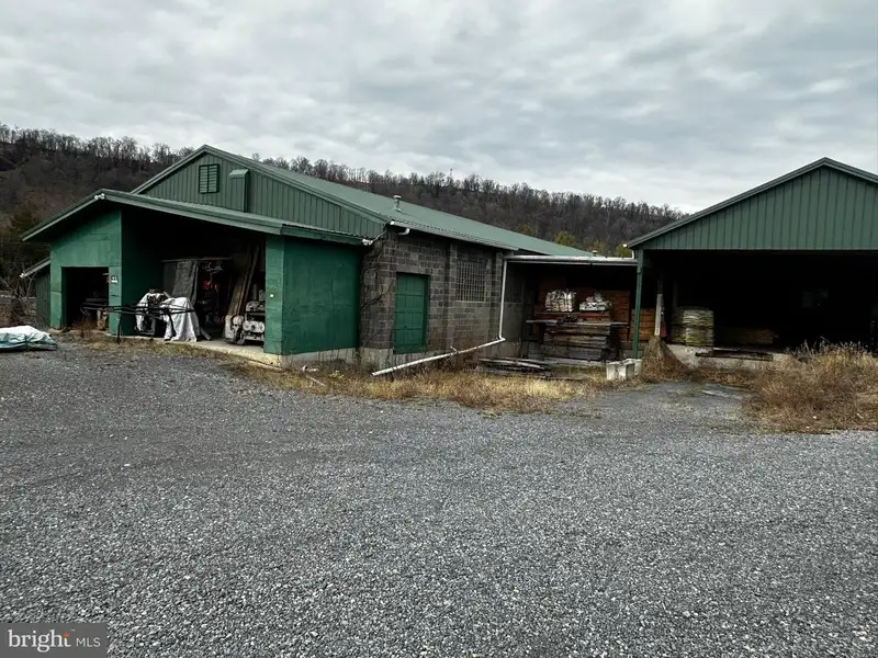Historic Commercial Building on 2.4 Acres Near C&o Canal, Ideal for Restaurant or Brewery