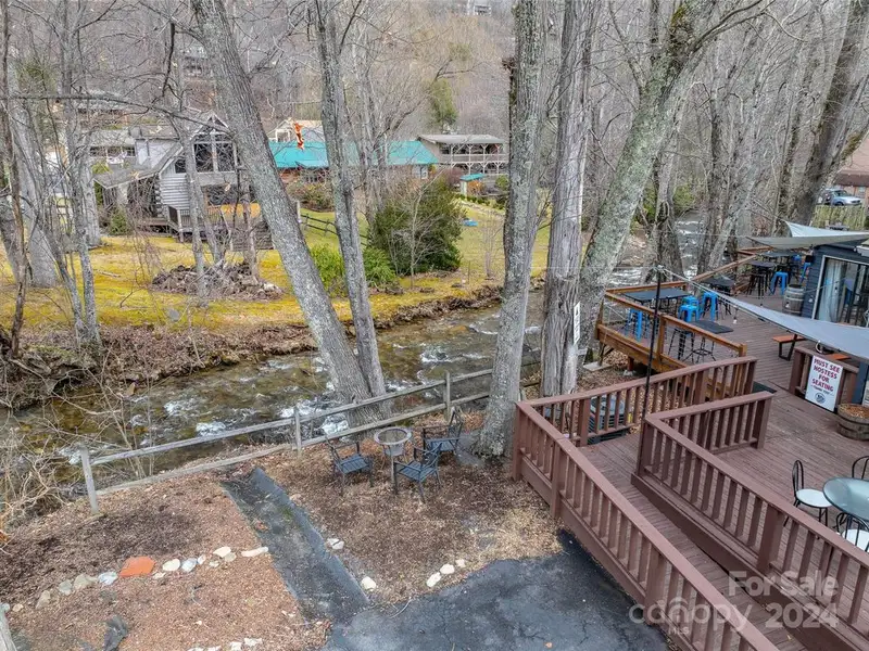 Commercial Restaurant and Brewery with Mountain Views in Maggie Valley
