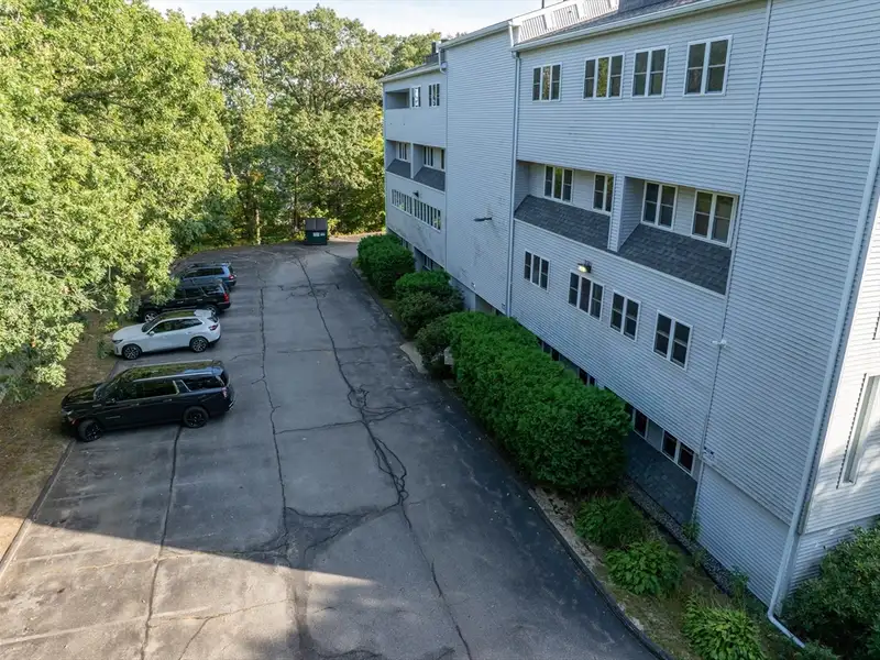 4th Floor Office Space for Sale in North Andover with Prime Visibility and Natural Light