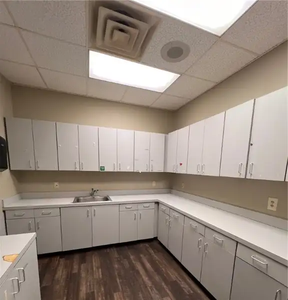 Commercial Space for Lease - Former Dental Clinic, $18/sf + Cam, Prime Location