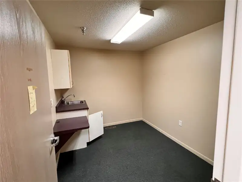 Versatile Medical Office Space with Helipad in Prime Location for Health & Wellness Professionals