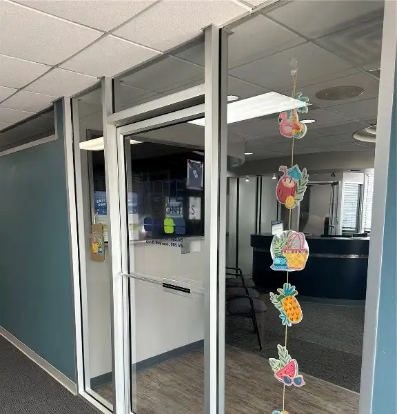 Versatile 2582 Sf Commercial Space in High Visibility Location with Excellent Parking