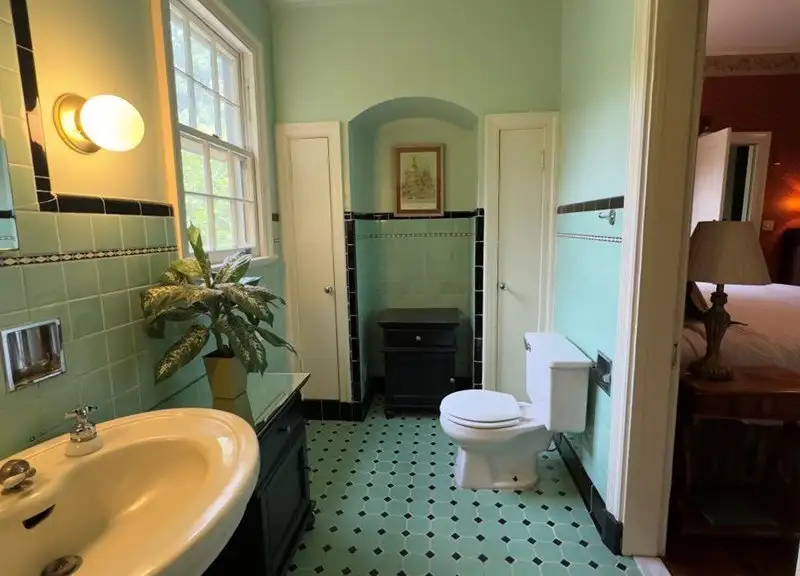 Versatile Historic District Property for Restaurant, Venue, or Retail with Ample Parking