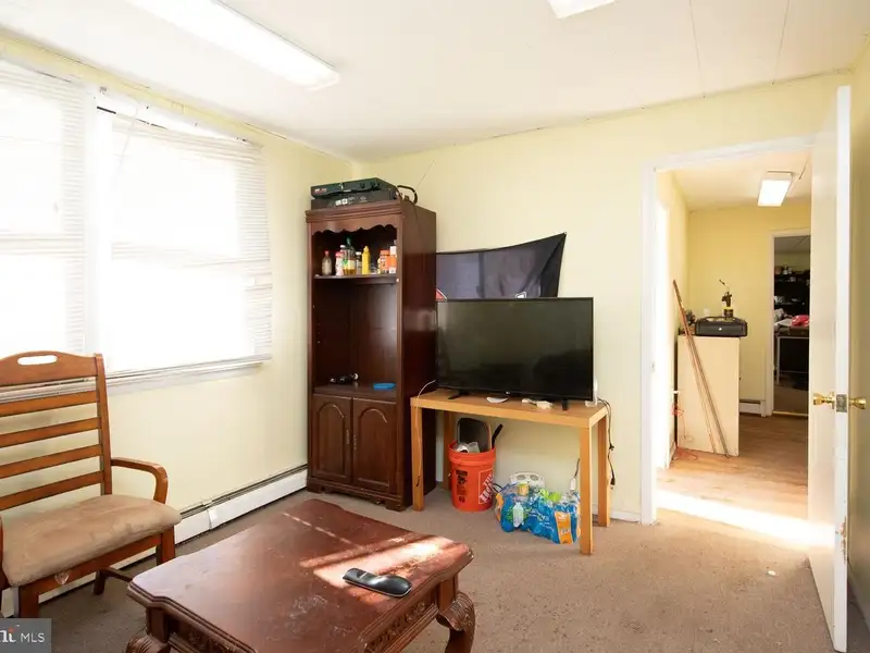 Commercial Property with Office and Warehouse Space in Norristown, Ideal for Multiple Tenants