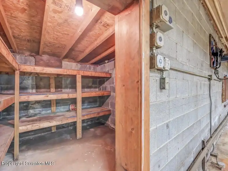 Mixed-use Property in Throop: 7-bay Garage and Updated 2-bedroom Apartment