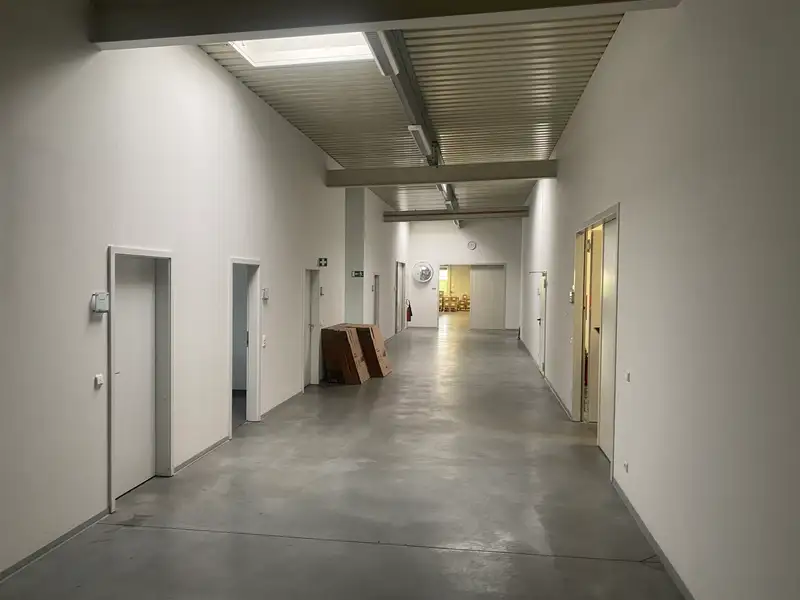 12,827 M² Commercial Property with Office and Warehouse on the Spree River