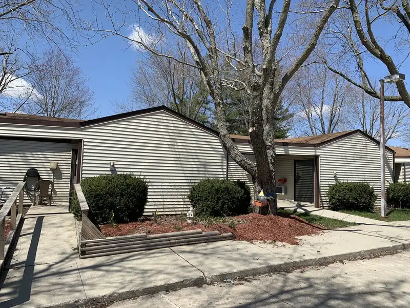 10-unit Usda Subsidized Property in Colfax, Includes Package with 34 Units in Gibson City