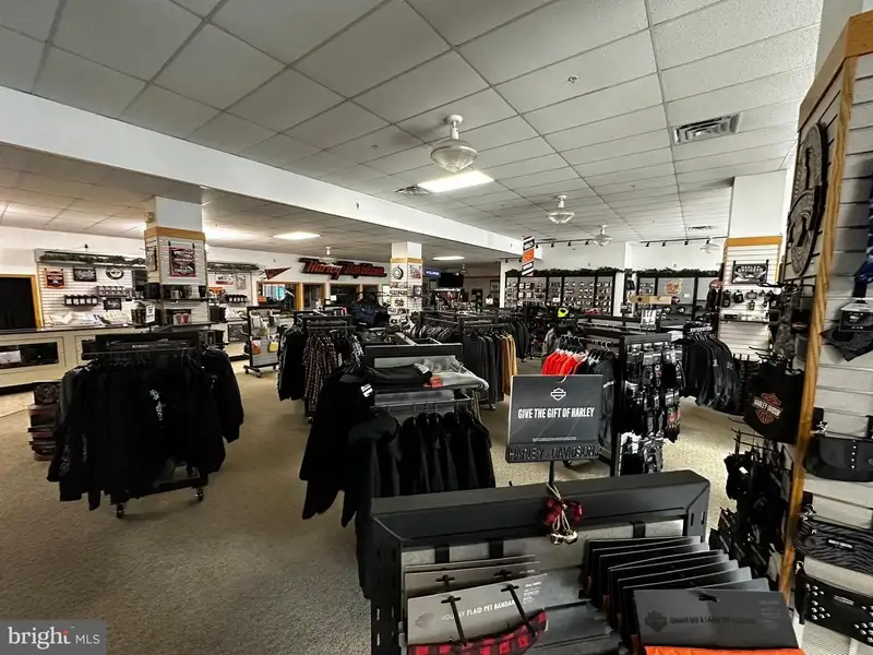 Versatile Commercial Property with Showroom, Offices, and Large Metal Building in Prime Location