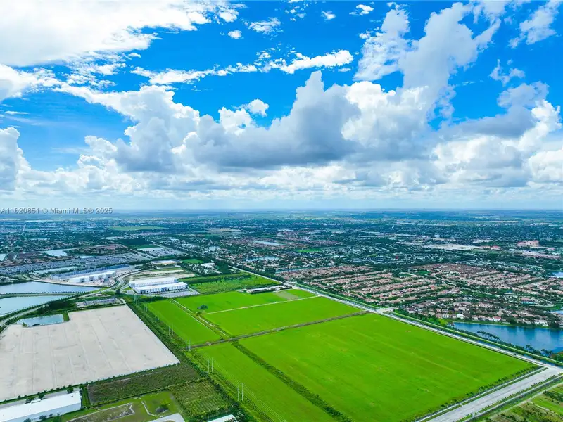 New 2,640 Sq. Ft. Warehouse in Homestead, Fl - Ideal for Storage and Business Operations