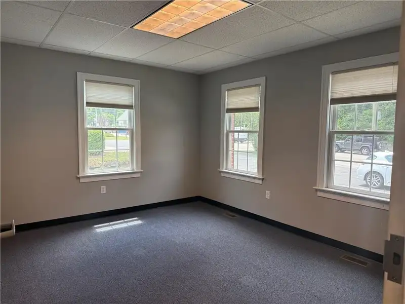 Commercial Office Space for Lease in Prime Cumberland Location - 1,260 Sq Ft Suite