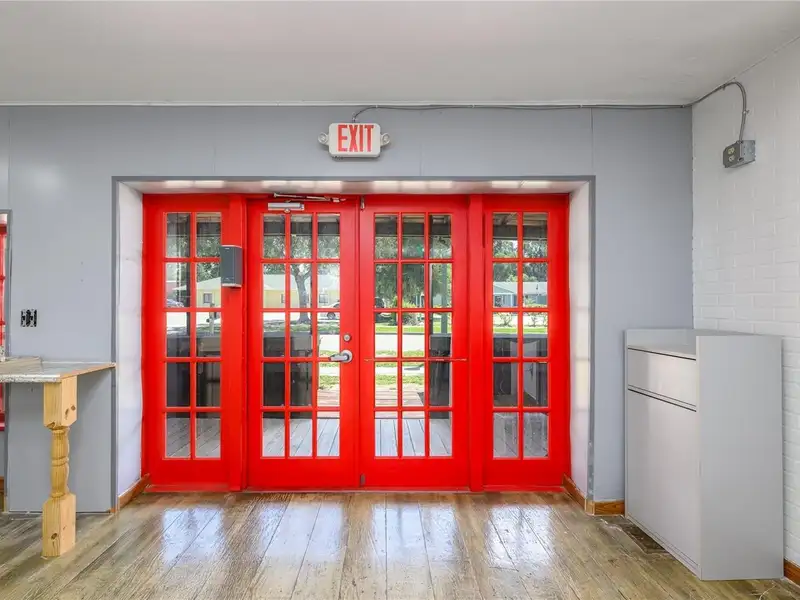 Distinctive Commercial Property in Historic Uptown Mount Dora with Flexible Layout