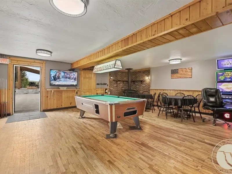 Renovated Saloon with Licenses Near Red Lodge and Beartooth Highway, Includes Living Space
