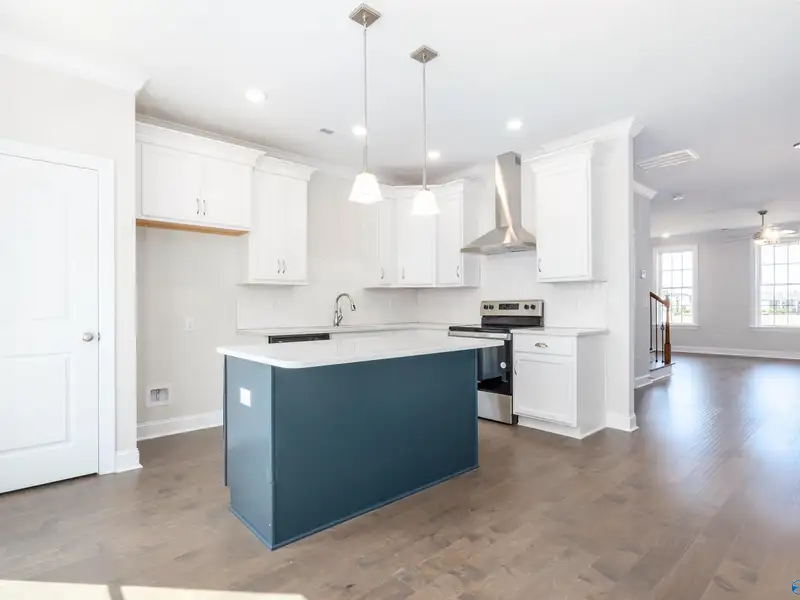 Live/work Townhome with Flex Space, 2 Primary Suites, and 2-car Garage in Prime Location