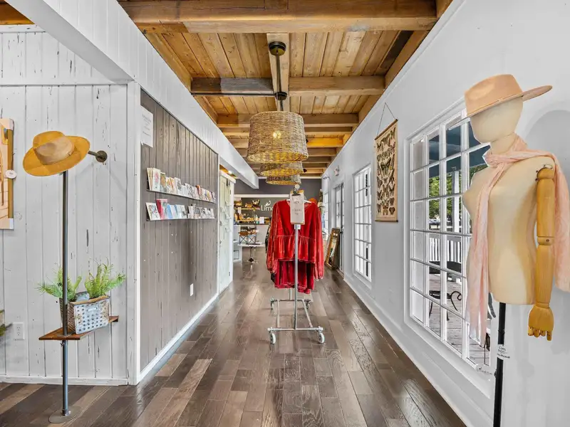 Retail Space for Lease in Pawleys Island's Island Shops - 1,722 Sf