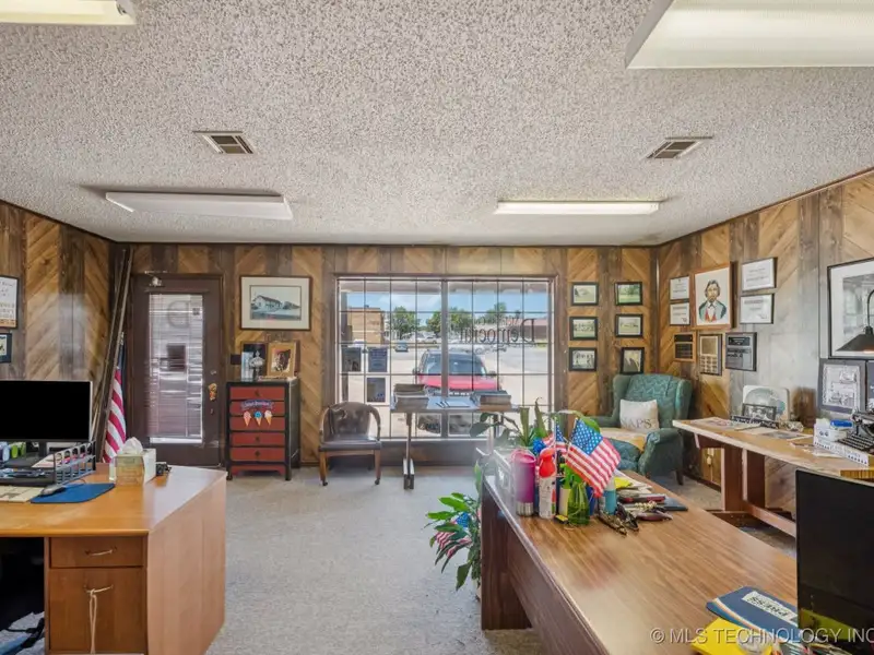 Fully-occupied Office Suite Building in Downtown Checotah with Five Units