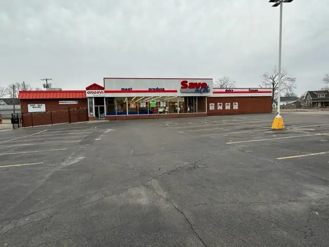 Established Grocery Business with Real Estate, Tenant Lease, and Development Potential