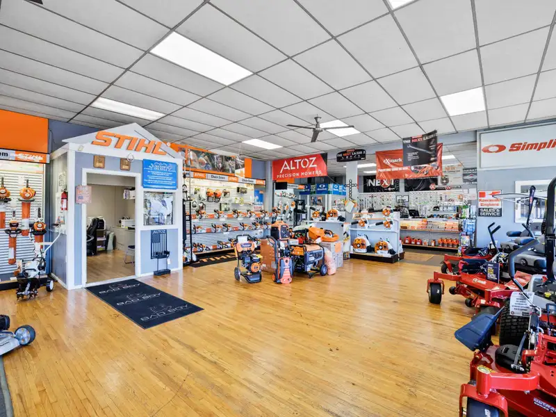 Versatile 9,940 Sq Ft Mixed-use Building on Congress Street, New Market, Shenandoah Valley