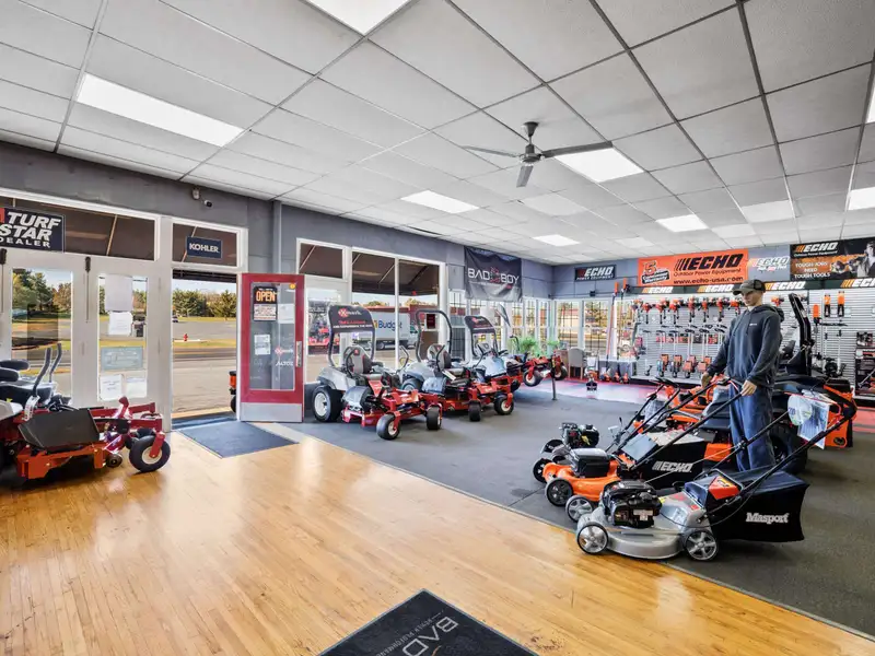 Versatile 9,940 Sq Ft Mixed-use Building on Congress Street, New Market, Shenandoah Valley