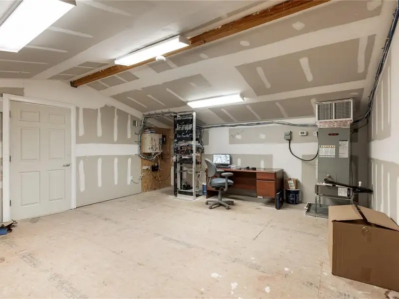 Commercial Investment Property in Gainesville, Fl with Long-term Tenant and Expansion Lot