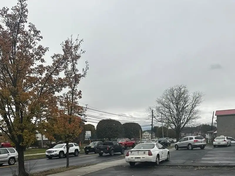 Versatile 3,200 Sq Ft Brick Building in High-traffic Location with Ample Parking