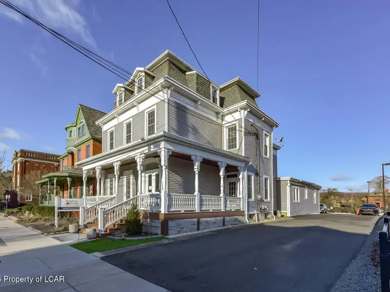 Renovated Downtown Office Building with Ample Parking for 10 Cars