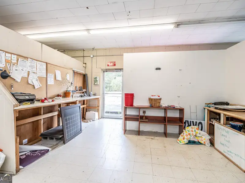 Versatile 4,200+ Sq. Ft. Commercial Building on Busy Highway with Storage and Office Space