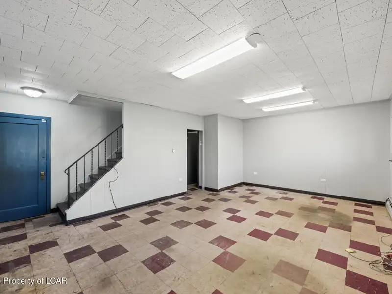 8,000+ Sq Ft Versatile Building in Central Wyoming Near Wyoming Ave