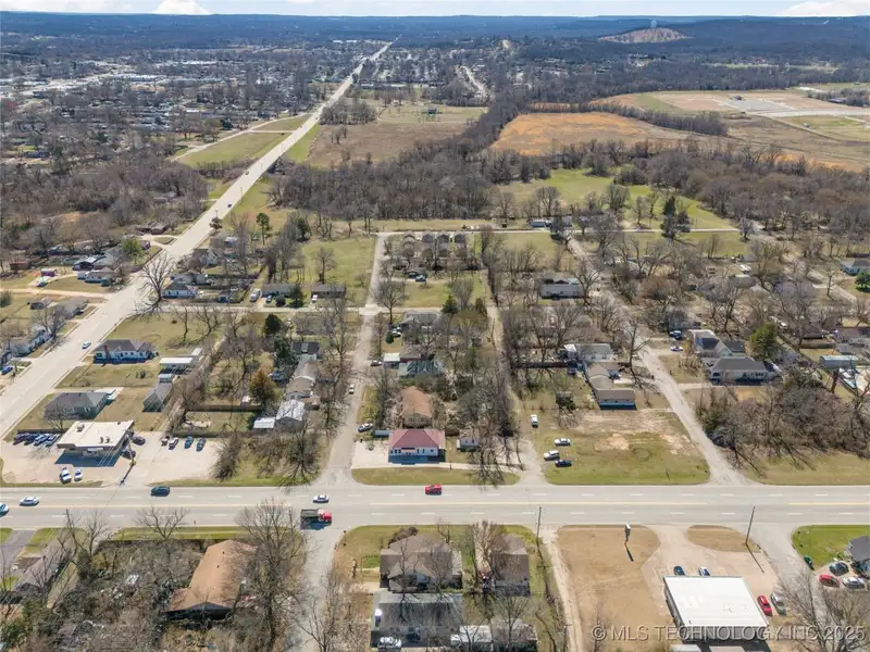 Commercial Office Space with Storage and Tenant in Growing Sapulpa, Oklahoma