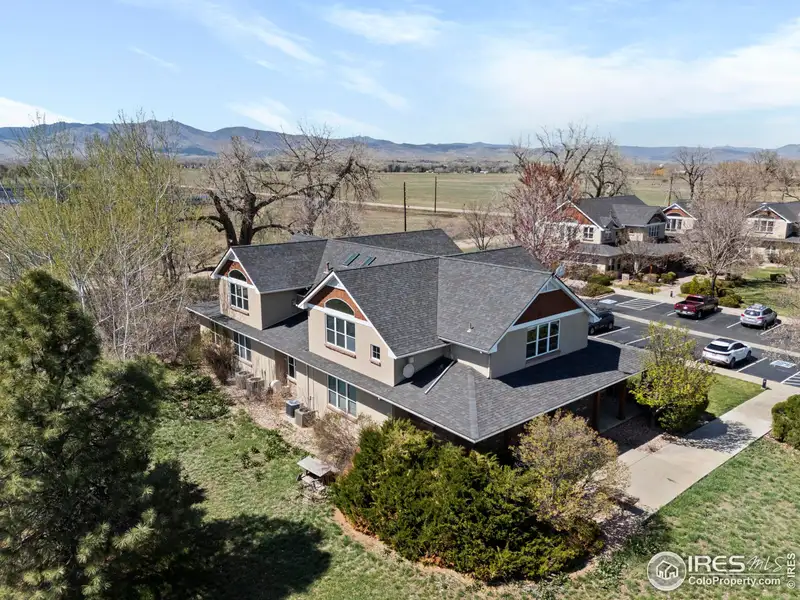 Bright Second-story Office Condo with Mountain Views in Niwot, Colorado