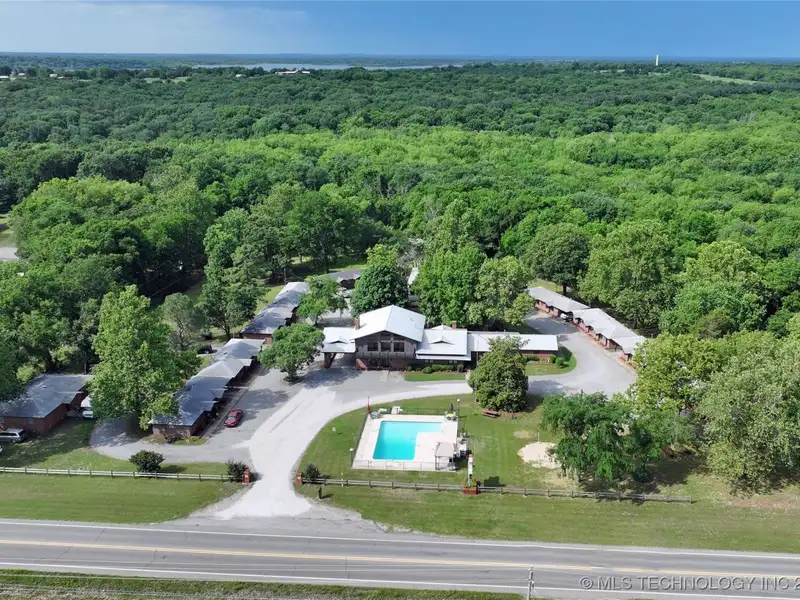 Historic 25-unit Resort on Hwy 51 Near Lake Fort Gibson, Wagoner, Oklahoma
