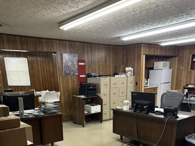 Versatile Commercial Building with Office and Warehouse Space in Corbin, Ky