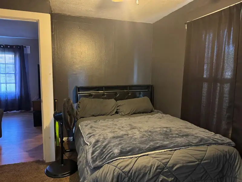 Cozy 2 Bedroom Home with Commercial Lot in C-3 Zoning District
