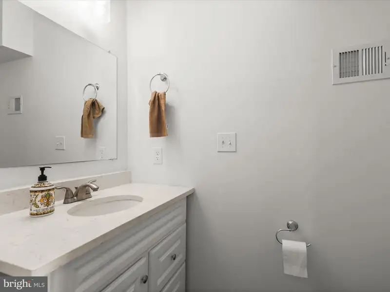 Fully Renovated Six-unit Property in Mount Vernon, Baltimore with Modern Finishes and Parking