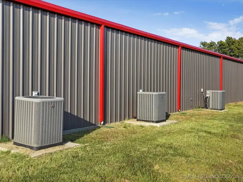Modern Industrial Property on 9 Acres with Versatile Space and Expansion Potential