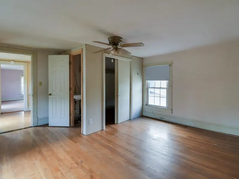 Versatile 6,724 Sqft Residential-commercial Property in Prime Location with Multiple Income Potential