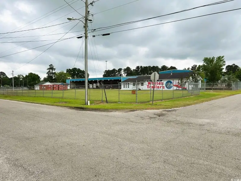 Commercial Property with Office and Warehouse on 1.5 Acres in Andrews, Sc