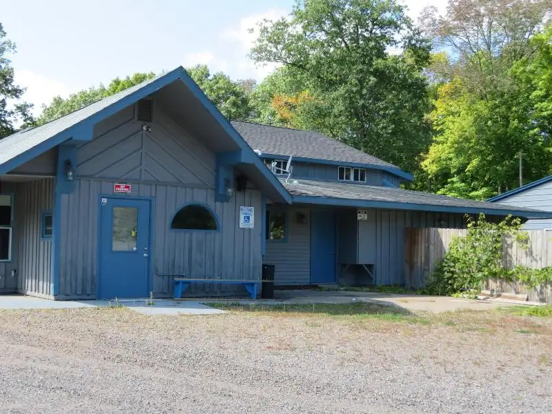 Turnkey Bar/restaurant with 2-bedroom Apartment and Development Potential in Northwoods