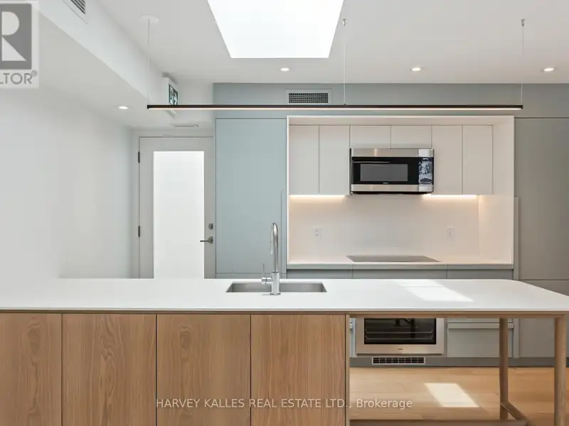 Modern Two Bedroom Suite in Bedford Park with High-end Finishes and Great Amenities