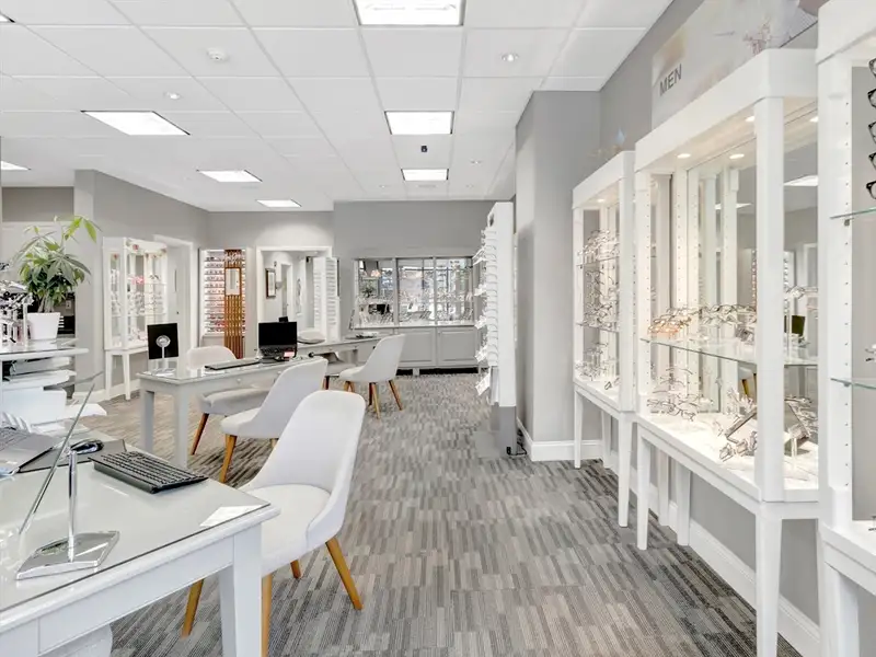 Versatile Retail Space for Lease in Downtown with High Visibility and Multiple Rooms