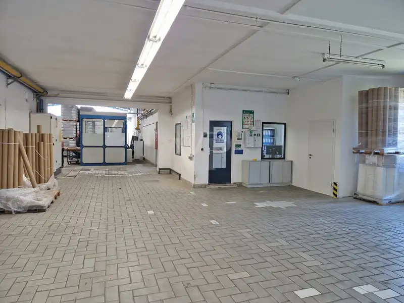 Industrial Hall with Open Space in North Hesse – Ideal for Business Use