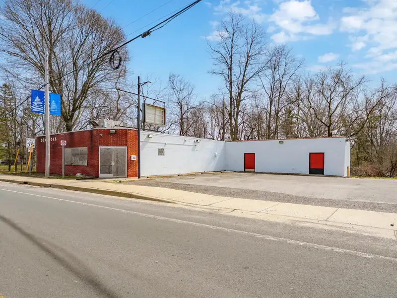 Versatile 3,240 Sf Commercial Building on E Michigan Ave with Kitchen Setup and Expansion Potential