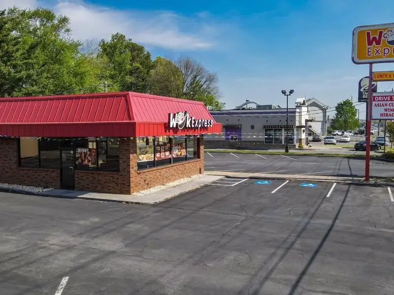 Prime Commercial Restaurant Space in High-traffic Location, 2915 Sq. Ft.