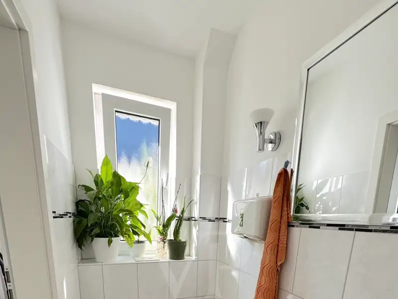 Mixed-use Property with Snack Bar and Apartment on Peenemünde Harbor Promenade