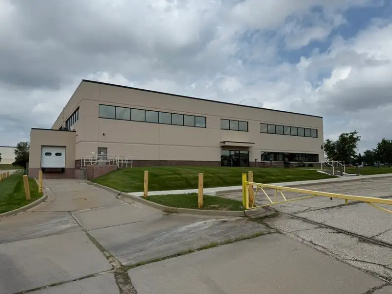 Furnished Office Space for Sublease in Southwest Cedar Rapids - 40,770 Sf