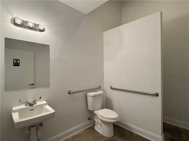 Renovated 1,850 Sqft Retail Space for Lease on Oretha Castle Haley with Parking