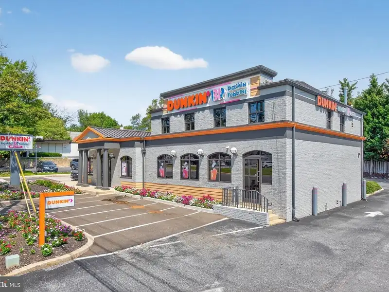 Versatile Commercial Property in Northwood Park, Ideal for Offices, Retail, or Light Industrial