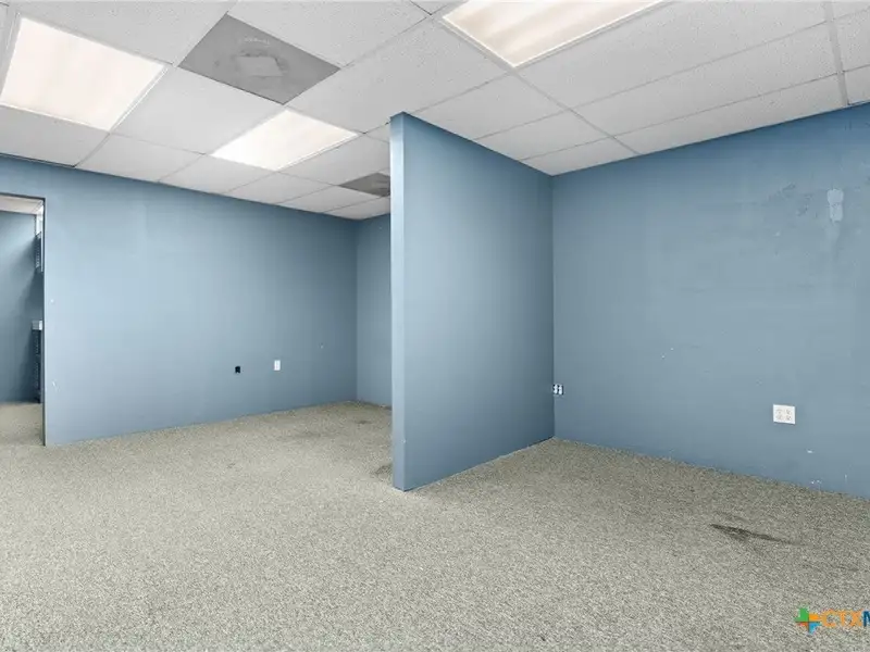 High-visibility Industrial Property with Multiple Access Points in Killeen Area